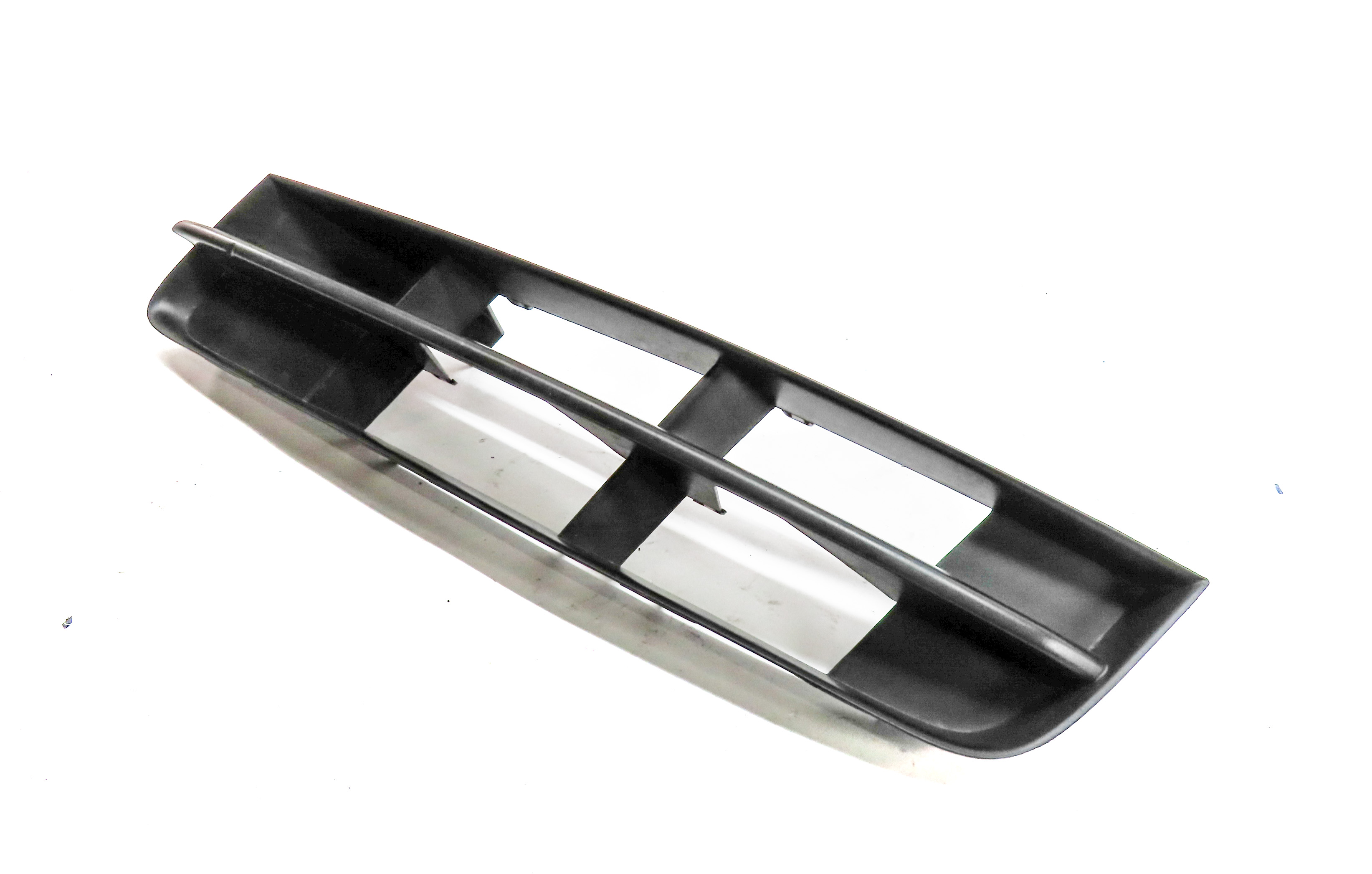 2013 AUDI Q7 (4L) FRONT LEFT DRIVER LOWER BUMPER END CORNER TRIM VENT GRILLE — exact item pictured